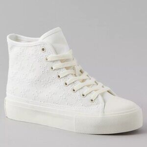 AMERICAN EAGLE High-Top Sneaker Size 6